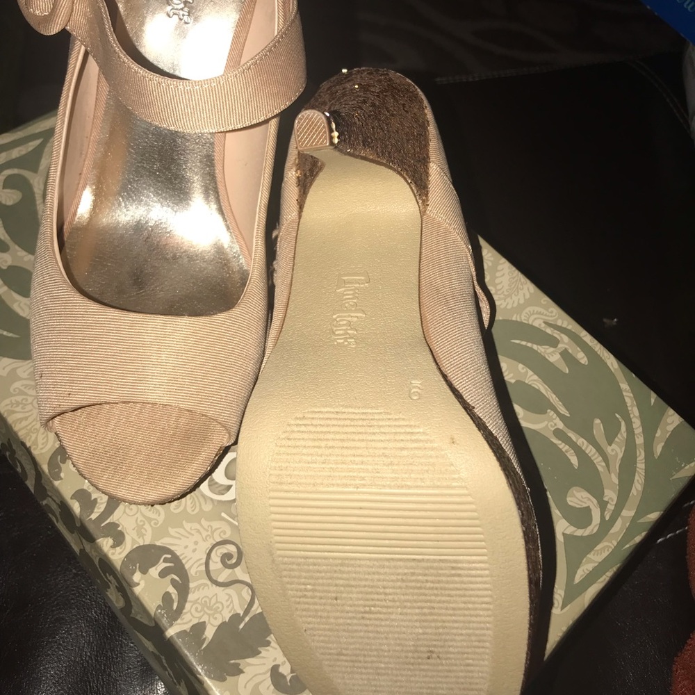 Shoes - Picture 3 of 4